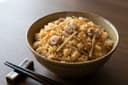 Takikomi Gohan con Pollo e Bardana