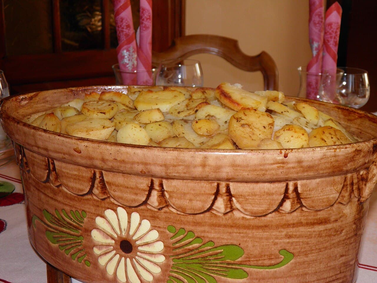 Baeckeoffe: Stufato Alsaziano di Tre Carni e Patate