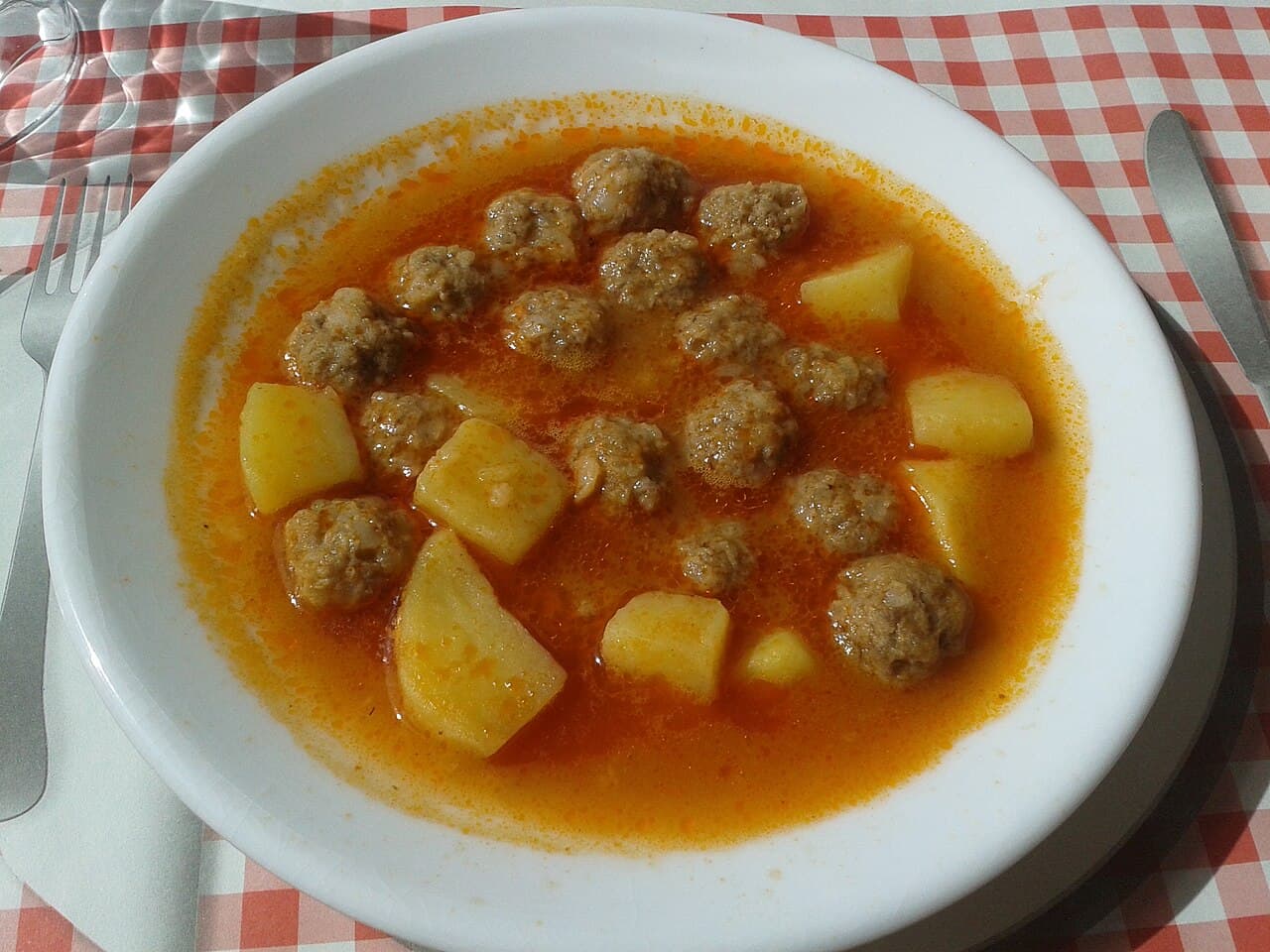 Sulu Köfte (Stufato di Polpette Turco)