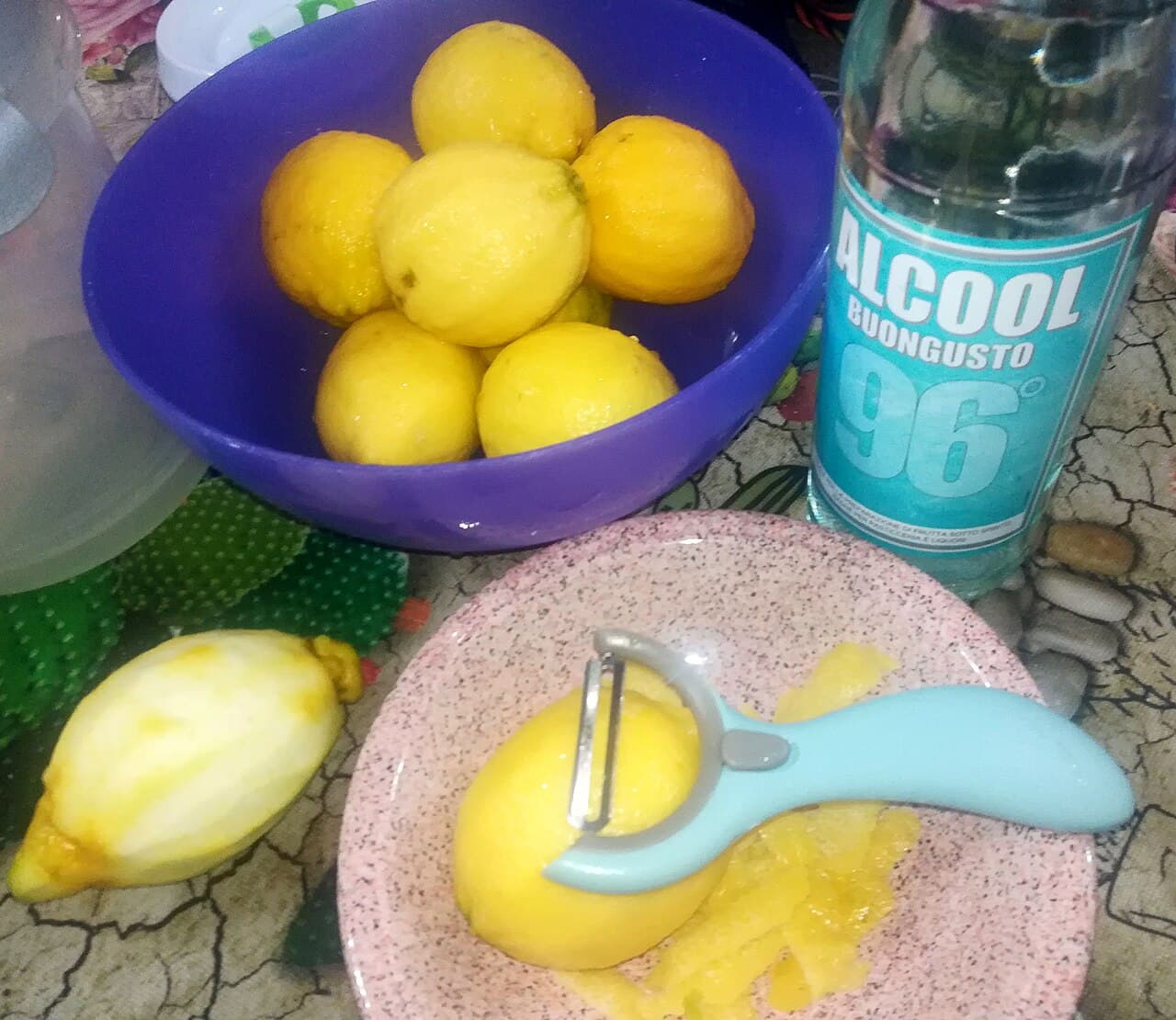 Σπιτικό Λιμοντσέλο (Limoncello Fatto in Casa)