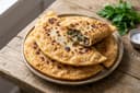 Çiğ Börek (Krimtatarisches Frittiertes Fleischgebäck)