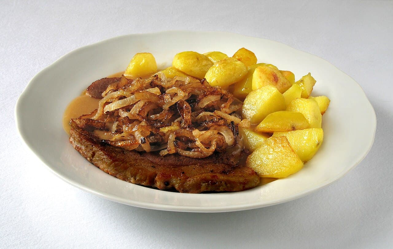 Zwiebelrostbraten (Asado de Res Suabo con Cebolla)