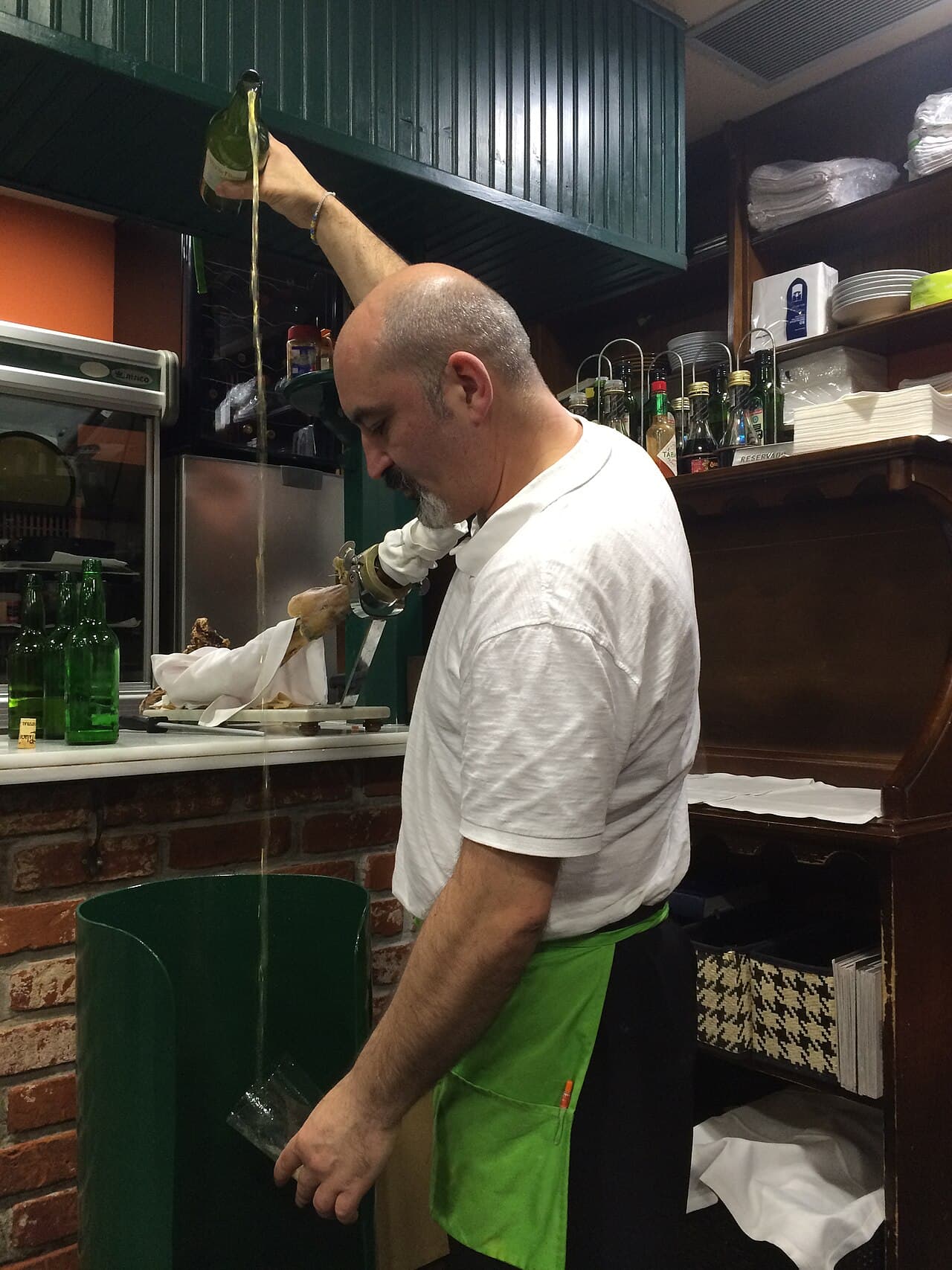 Sidra Asturiana (Bebida Tradicional)