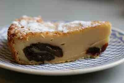 Far Breton aux Pruneaux: Traditioneller Bretonischer Pflaumenkuchen