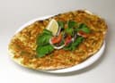 Lahmacun (Türkisches Fladenbrot mit Fleischbelag)