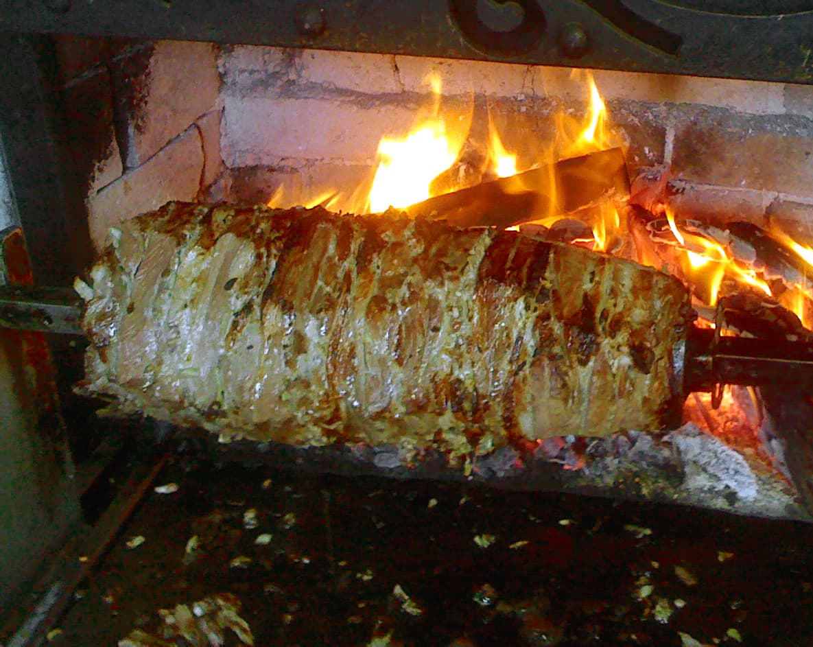 Cağ Kebabı (Οριζόντιο Ντονέρ Κεμπάπ)