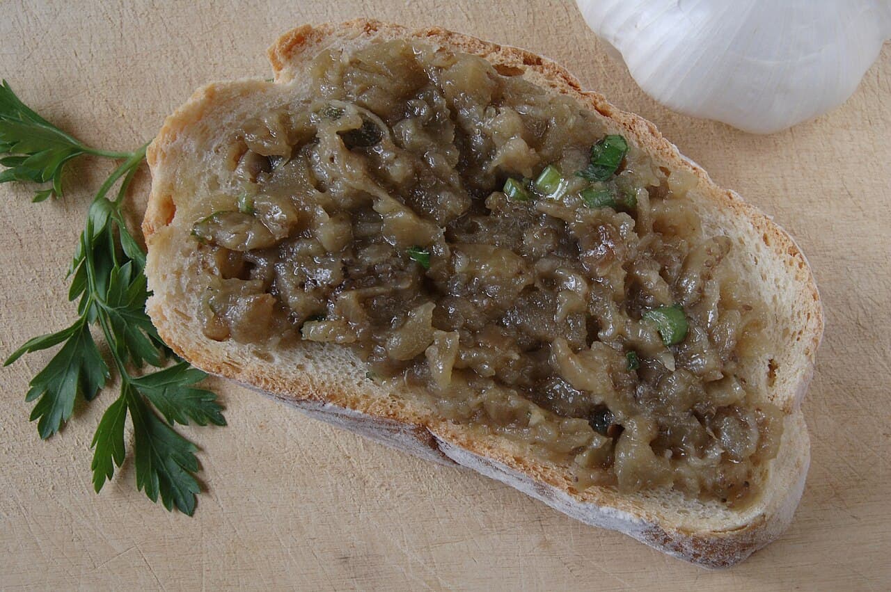 Melitzanosalata: Tradicional Crema Griega de Berenjena Ahumada