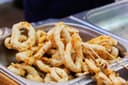 Kalamarakia Tiganita: Knusprig frittierte Calamari