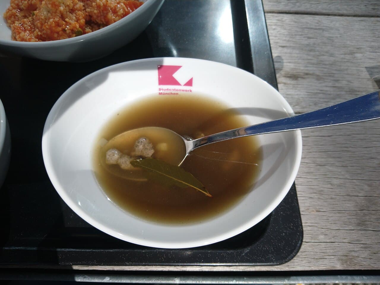 Leberspätzlesuppe (Ciğerli Hamur Çorbası)