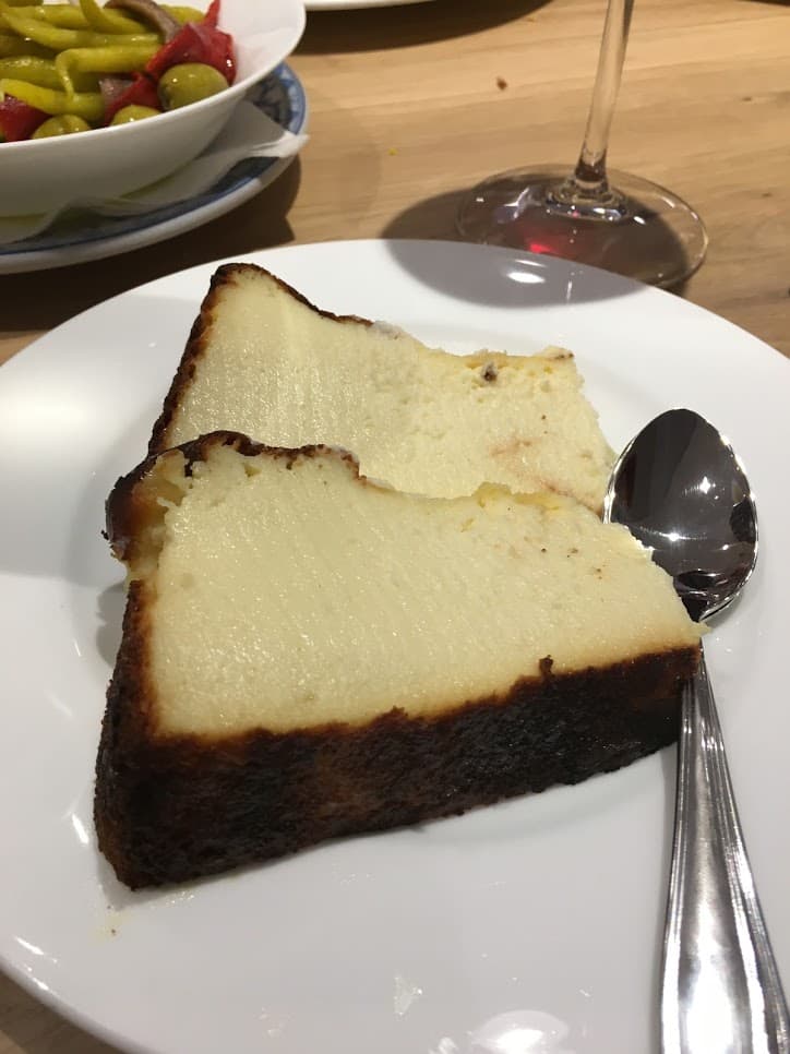 Tarta de Queso La Viña (La Viña Tarzı Bask Cheesecake)